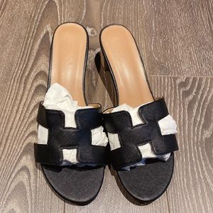 Brand New Heeled sandals/Slippers US9